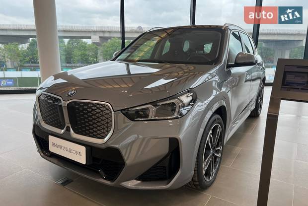 BMW iX1 2023