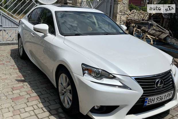 Lexus IS 2016