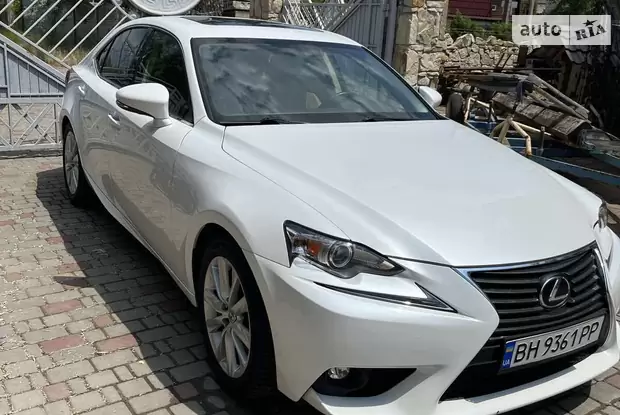 Lexus IS 2016