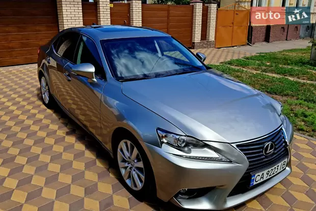 Lexus IS 2015