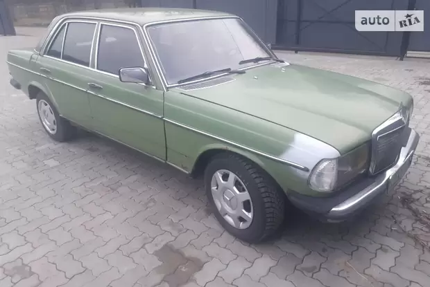 Mercedes-Benz E-Class 1982