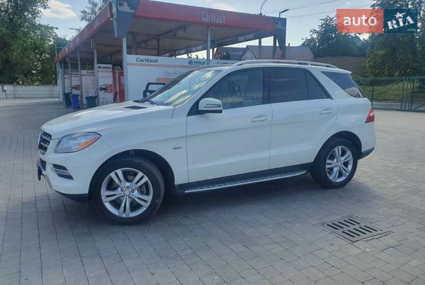 Mercedes-Benz M-Class 2011