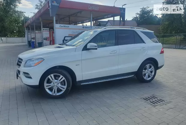 Mercedes-Benz M-Class 2011
