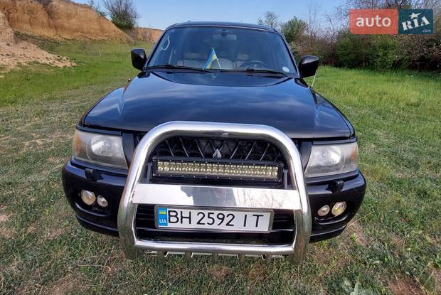 Mitsubishi Pajero Sport 2001