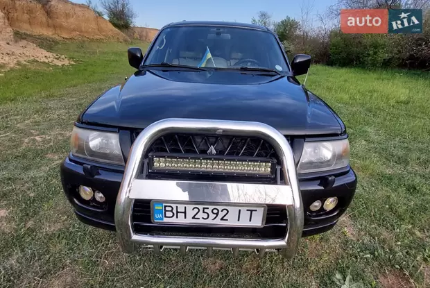 Mitsubishi Pajero Sport 2001