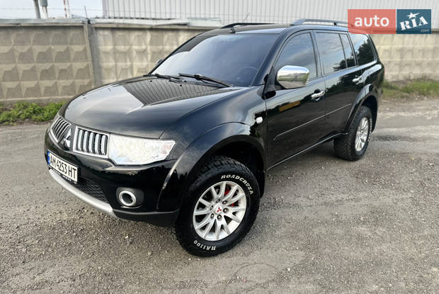 Mitsubishi Pajero Sport 2011