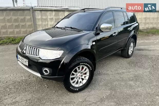 Mitsubishi Pajero Sport 2011