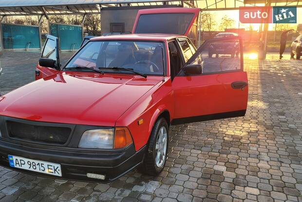 AUTO.RIA – Продажа Москвич/АЗЛК 2141 бу в Запорожье: купить