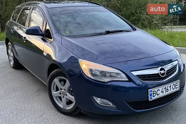 Opel Astra 2011