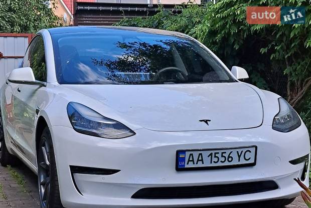 Tesla Model 3 2020