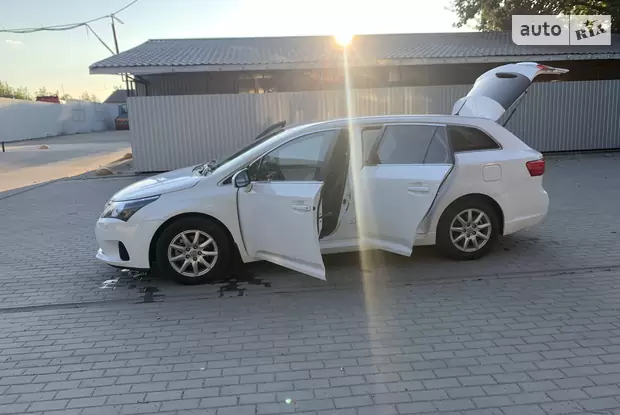 Toyota Avensis 2014