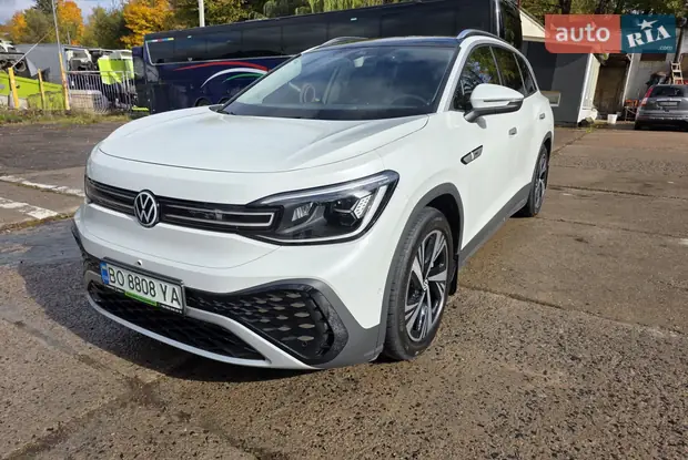 AUTO.RIA – Продажа Фольксваген Ай Ди 6 Кроз бу: купить Volkswagen