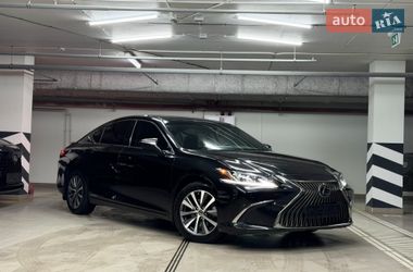 Lexus ES 2021