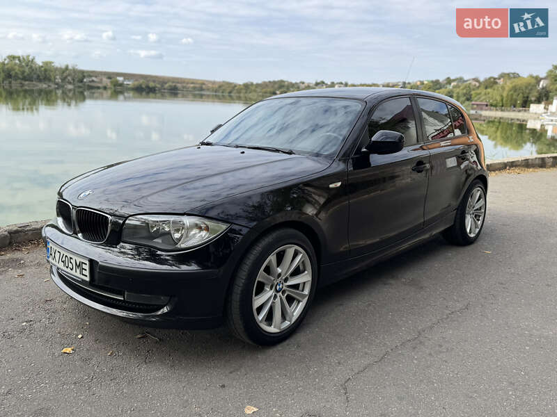 Хэтчбек BMW 1 Series 2010 в Кропивницком