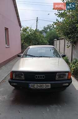 Седан Audi 100 1988 в Дніпрі