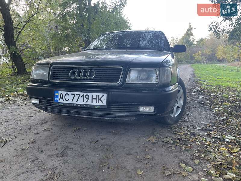 Седан Audi 100 1993 в Луцке