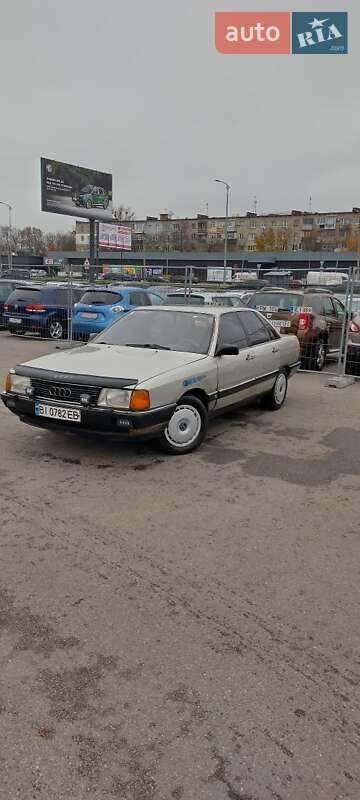 Седан Audi 100 1986 в Полтаве