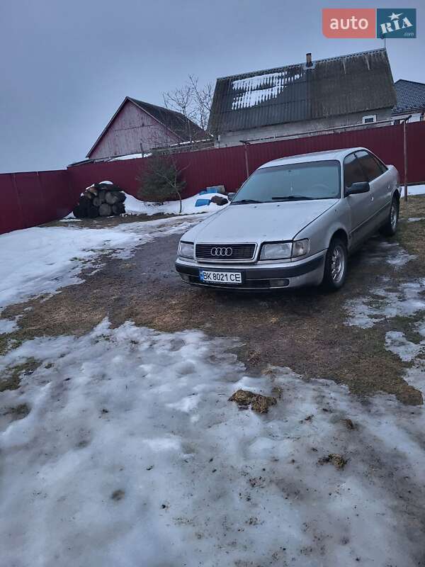 Седан Audi 100 1991 в Ровном