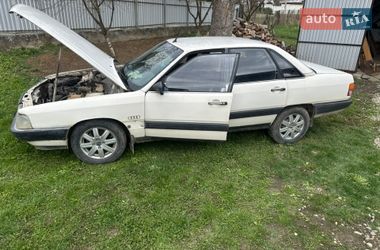 Седан Audi 100 1983 в Чернівцях