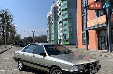 Седан Audi 100 1990 в Львове