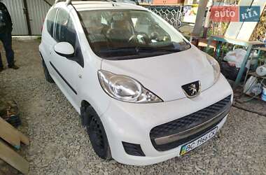 Хетчбек Peugeot 107 2011 в Стрию
