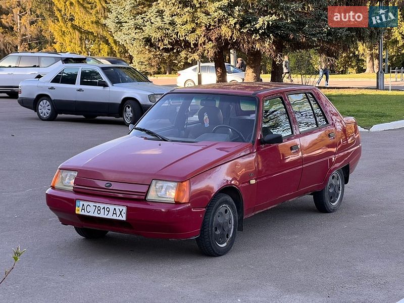 Лифтбек ЗАЗ 1103 Славута 2002 в Ровно