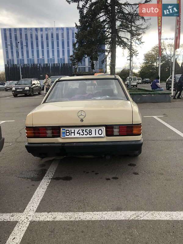 Седан Mercedes-Benz 190 1983 в Івано-Франківську