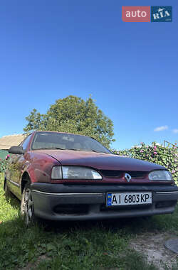 Седан Renault 19 1999 в Березані