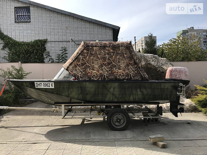 Катер Днепр 1 2017 в Днепре Катер Днепр 1 2017 в Днепре