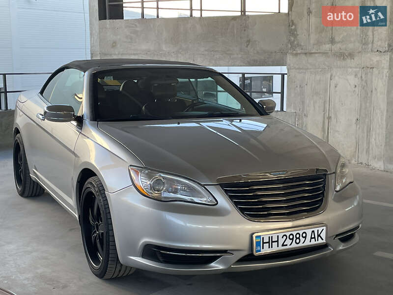 Кабриолет Chrysler 200 2012 в Одессе Кабриолет Chrysler 200 2012 в Одессе