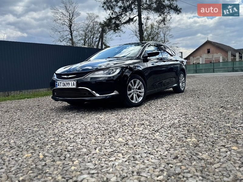 Седан Chrysler 200 2016 в Бурштыне