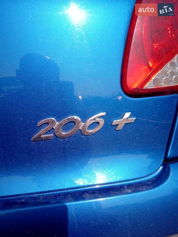 Хэтчбек Peugeot 206 plus 2009 в Киеве
