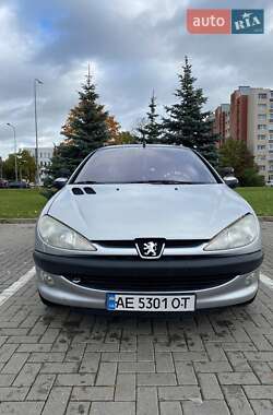 Хетчбек Peugeot 206 2003 в Дніпрі