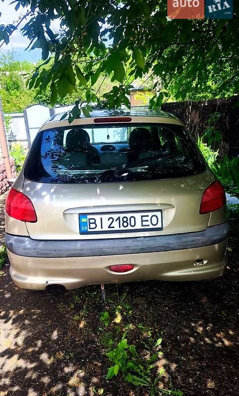 Хэтчбек Peugeot 206 2008 в Гребенке