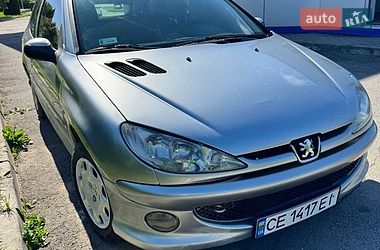 Хетчбек Peugeot 206 2004 в Хотині