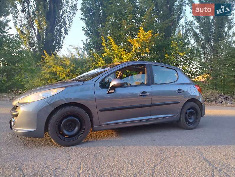Хэтчбек Peugeot 207 2007 в Полтаве