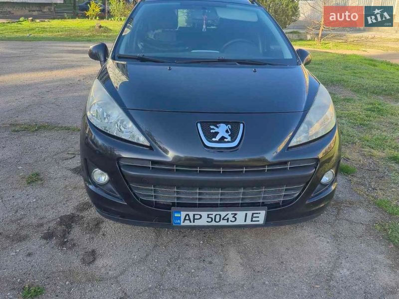 Хэтчбек Peugeot 207 2012 в Запорожье