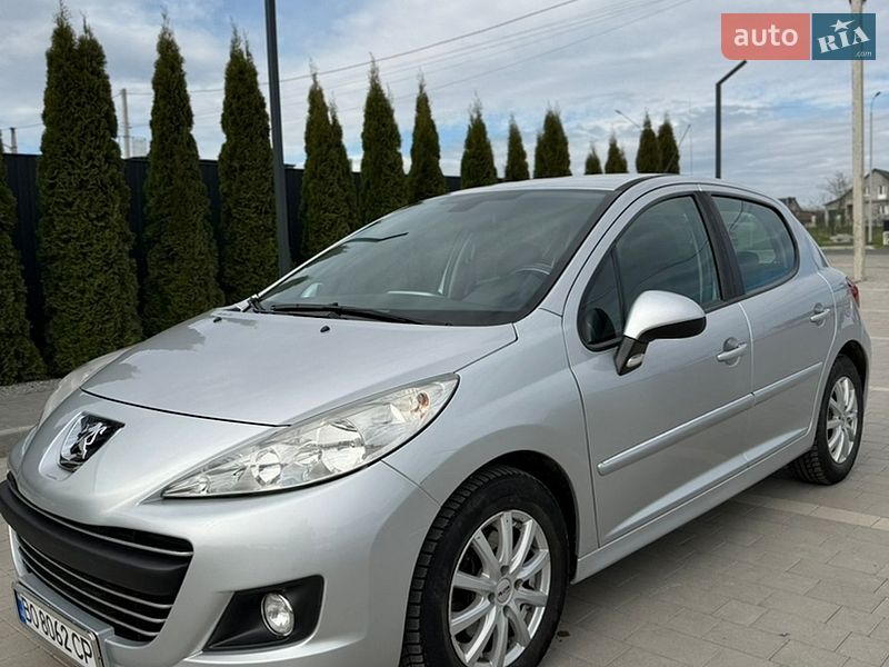 Хэтчбек Peugeot 207 2010 в Каменец-Подольском