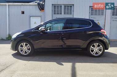 Хетчбек Peugeot 208 2014 в Києві