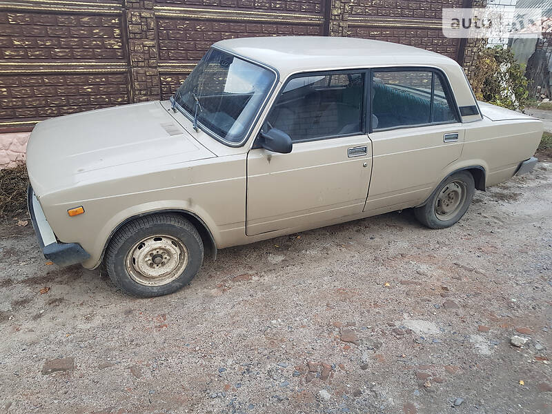 Седан ВАЗ / Lada 2105 1984 в Харькове