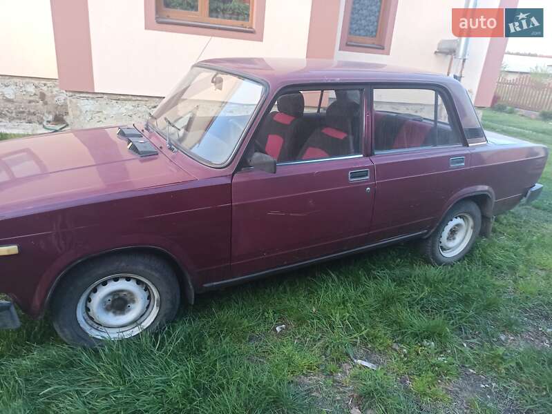 Седан ВАЗ / Lada 2105 2003 в Владимирце