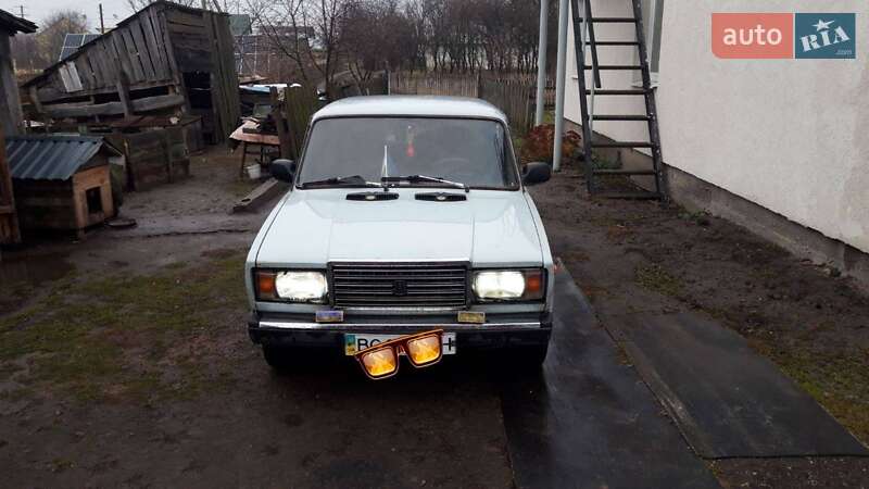 Седан ВАЗ / Lada 2107 1990 в Шептицькому
