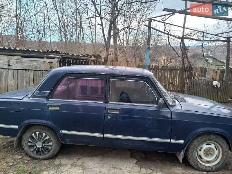 Седан ВАЗ / Lada 2107 1985 в Заставній