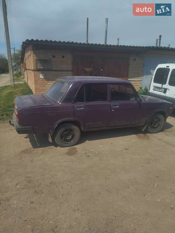 Седан ВАЗ / Lada 2107 2004 в Кропивницком