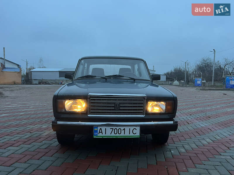 Седан ВАЗ / Lada 2107 2004 в Білій Церкві