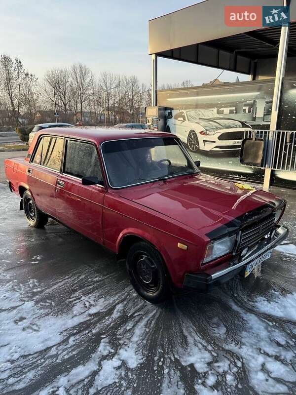Седан ВАЗ / Lada 2107 1988 в Ровно