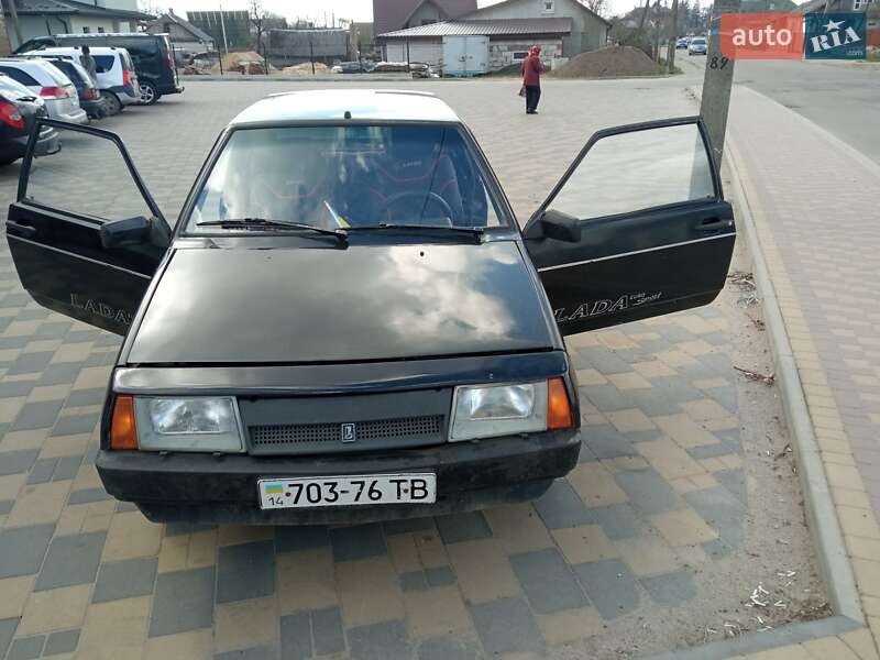 Седан ВАЗ / Lada 2108 1990 в Владимире