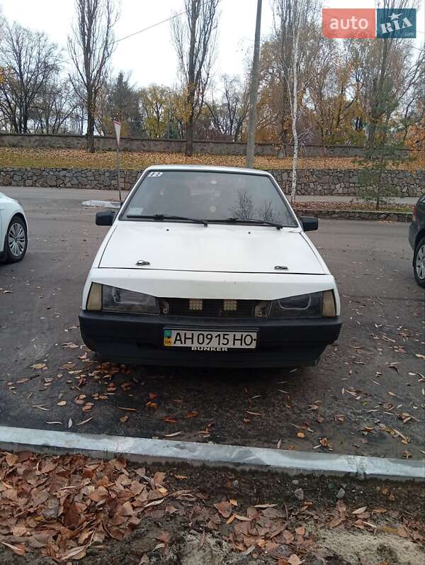 Хэтчбек ВАЗ / Lada 2108 1985 в Кременчуге Хэтчбек ВАЗ / Lada 2108 1985 в Кременчуге