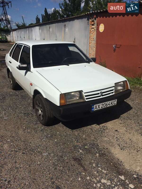 Седан ВАЗ / Lada 21099 1995 в Харькове