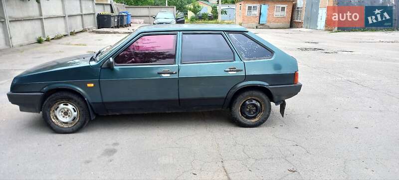 Хэтчбек ВАЗ / Lada 2109 2004 в Кропивницком Хэтчбек ВАЗ / Lada 2109 2004 в Кропивницком